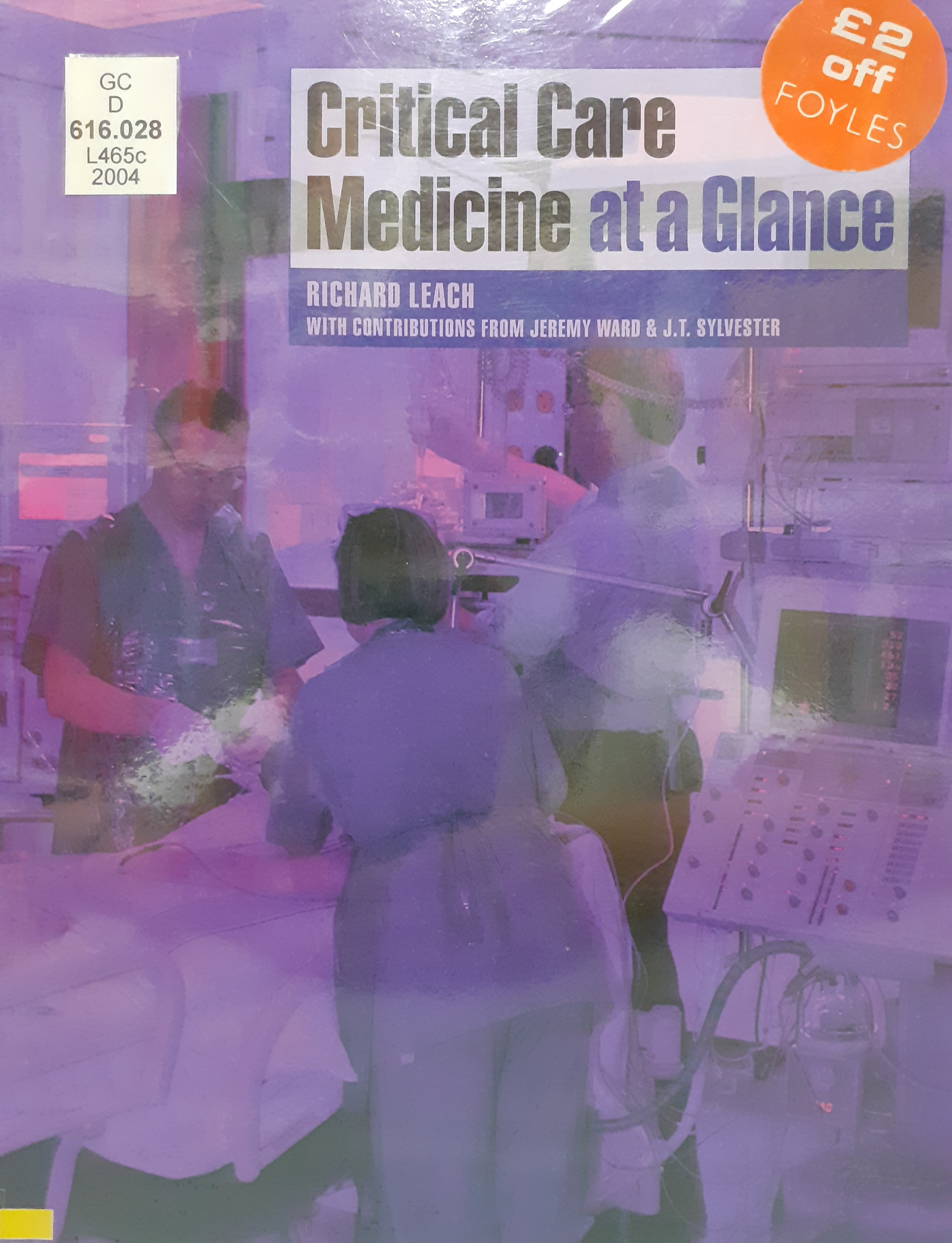 Book cover: Critical care medicine at a glance.