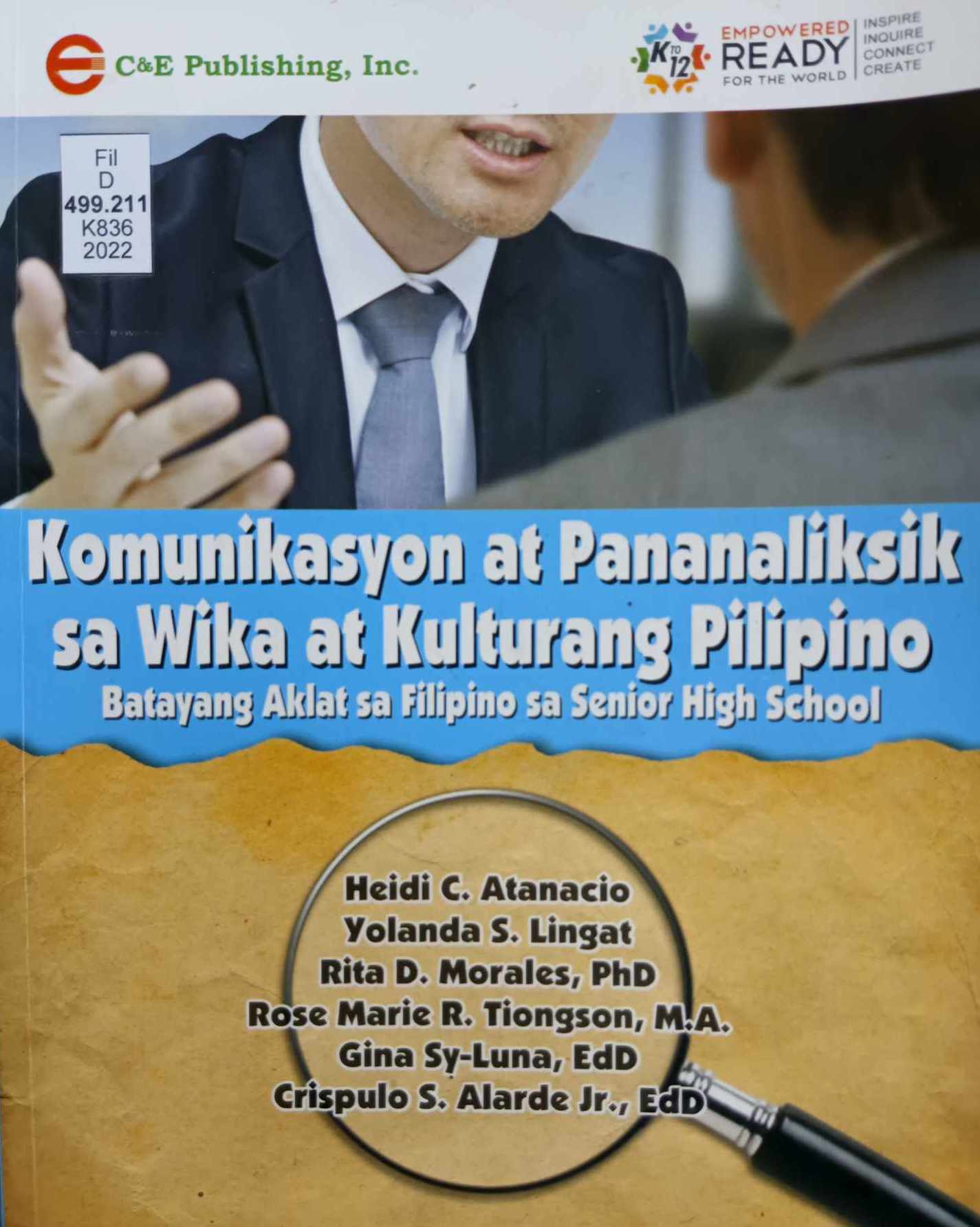 Book cover: Komunikasyon at pananaliksik sa wika at kulturang Pilipino : batayang aklat sa Filipino sa senior high school